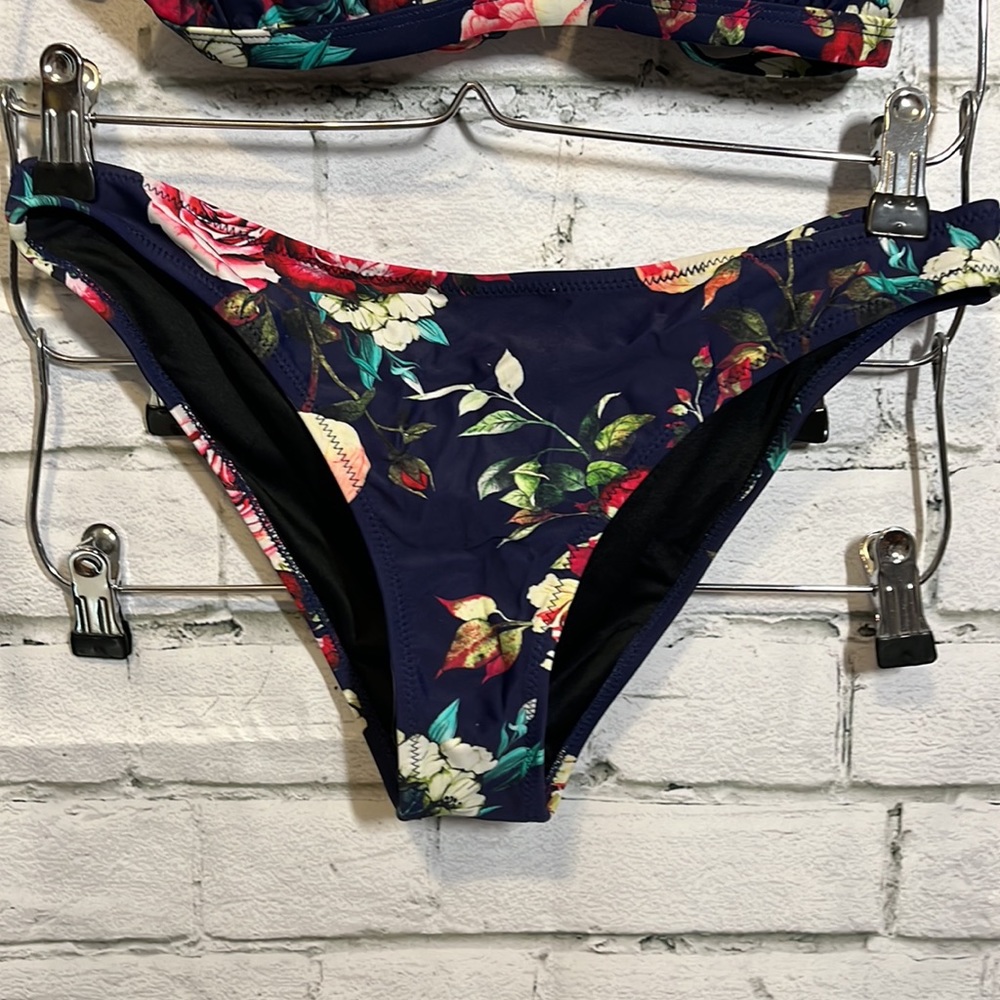 Cupshe Blue Floral Ruffle Bikini - Picture 4 of 5